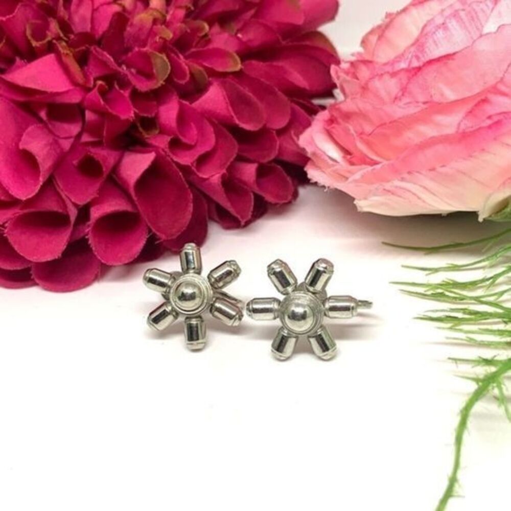 ⚜️VINTAGE Silver Asterix Unique Clip Earrings